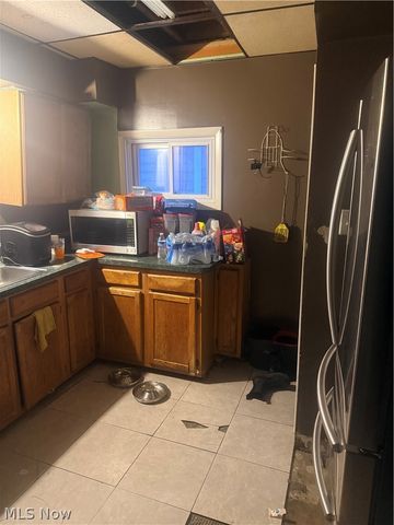 13710 Thornhurst Avenue, Garfield Heights, OH 44105