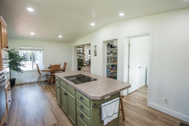 12164 Alabama Rd, Herald, CA 95638