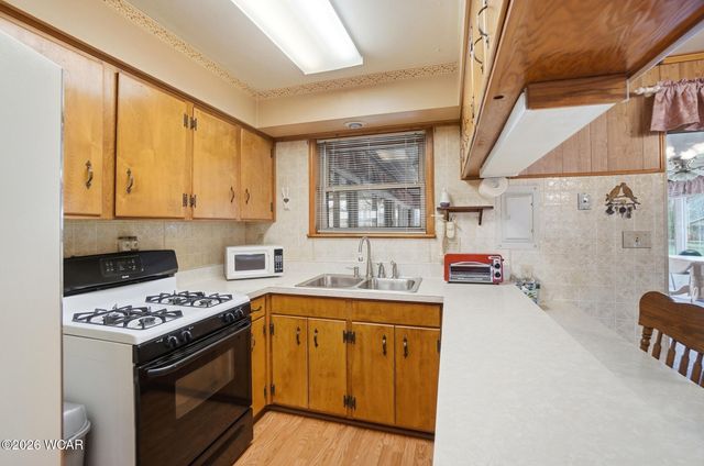 910 N Dale Drive, Lima, OH 45805