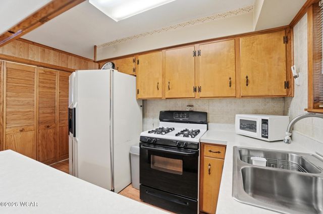 910 N Dale Drive, Lima, OH 45805