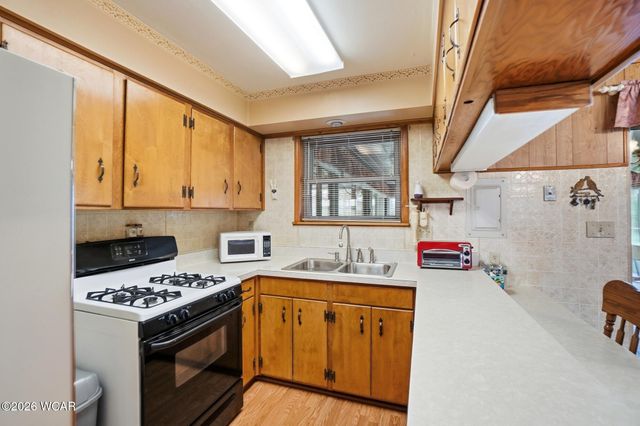 910 N Dale Drive, Lima, OH 45805