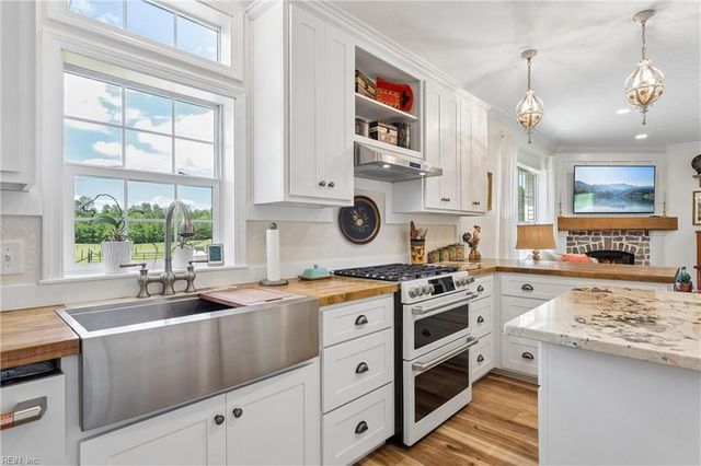 11541 Salem Wood RD, Gloucester, VA 23061