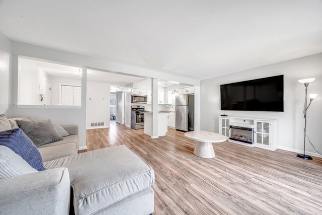 14455 Lamon Avenue 1S, Midlothian, IL 60445