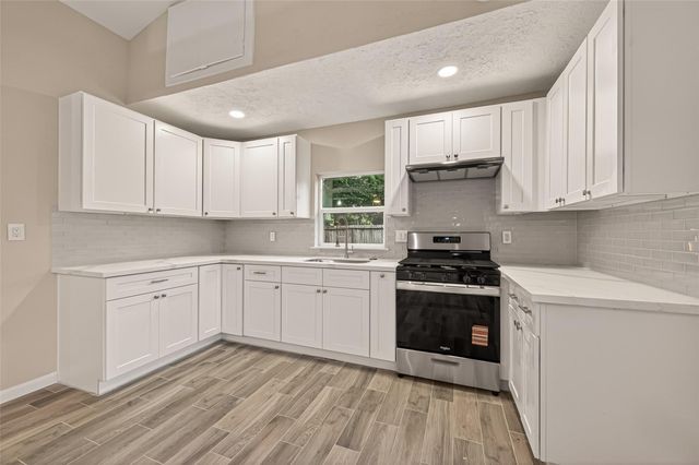 11206 Huggins Drive, Houston, TX 77035