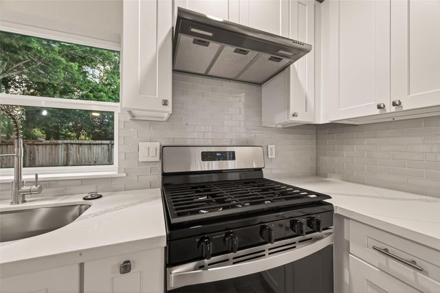 11206 Huggins Drive, Houston, TX 77035