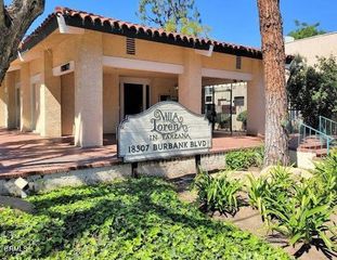 18307 Burbank 51, Tarzana, CA 91356