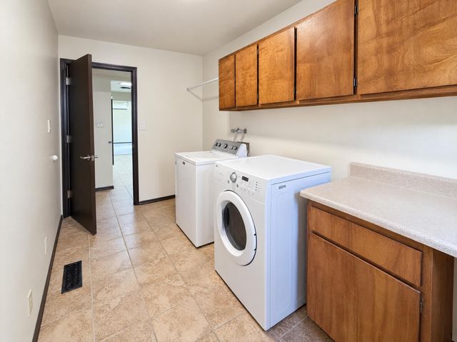 10336 Karen Avenue NE, Albuquerque, NM 87111