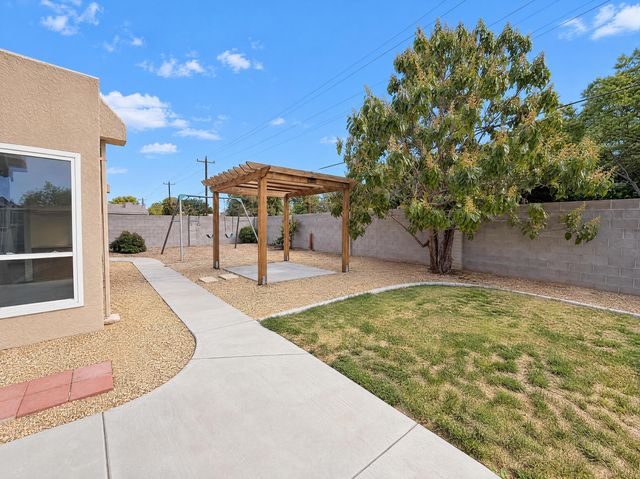 10336 Karen Avenue NE, Albuquerque, NM 87111