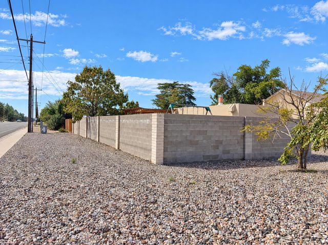 10336 Karen Avenue NE, Albuquerque, NM 87111