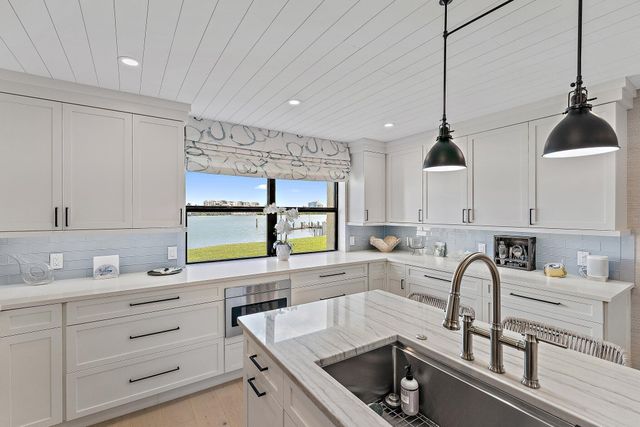 19800 Sandpointe Bay Drive 101, Tequesta, FL 33469