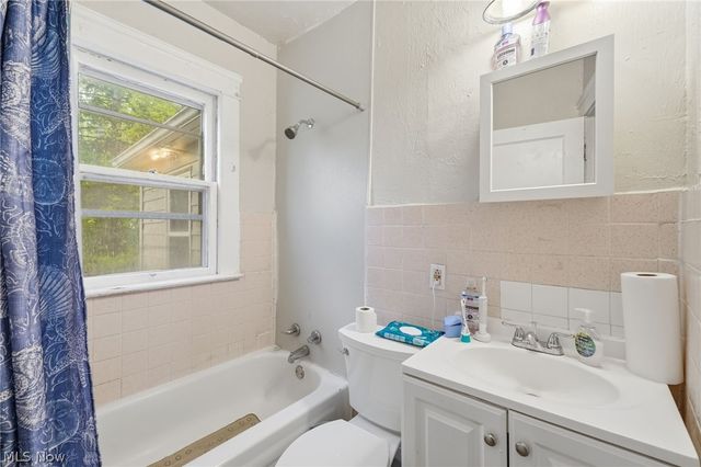 13611 Beachwood Avenue, Cleveland, OH 44105