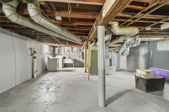13611 Beachwood Avenue, Cleveland, OH 44105