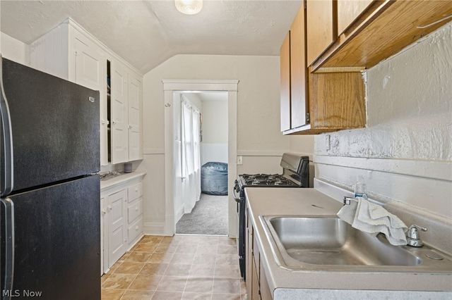 13611 Beachwood Avenue, Cleveland, OH 44105