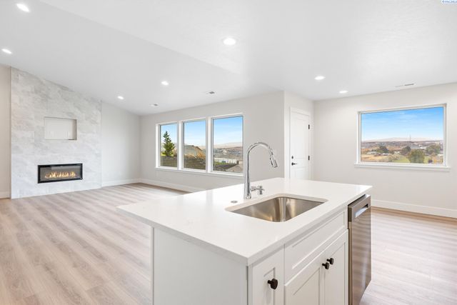 6507 W 28th Ave, Kennewick, WA 99338