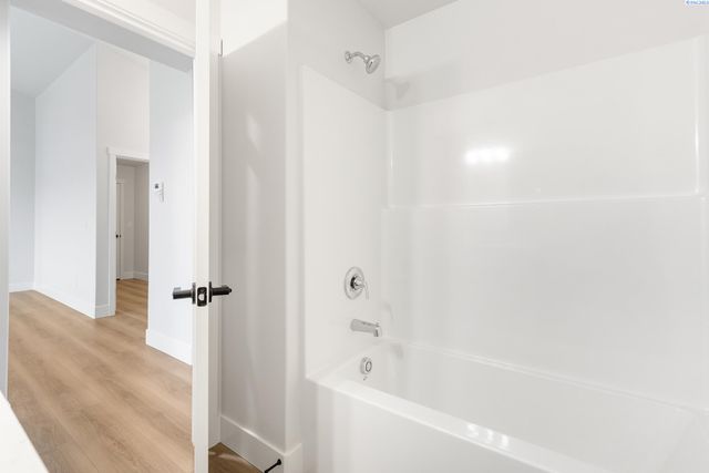 6507 W 28th Ave, Kennewick, WA 99338