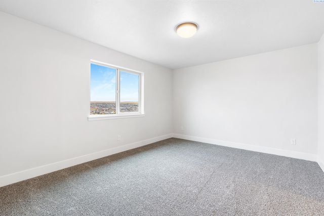 6507 W 28th Ave, Kennewick, WA 99338