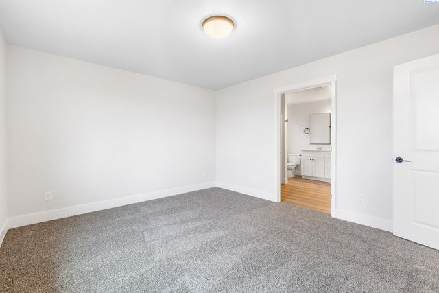 6507 W 28th Ave, Kennewick, WA 99338