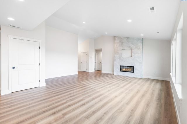 6507 W 28th Ave, Kennewick, WA 99338