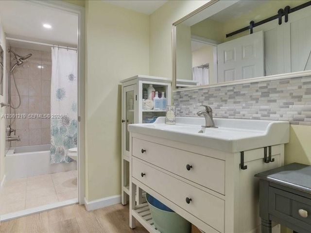 6193 Rock Island Rd 105, Tamarac, FL 33319