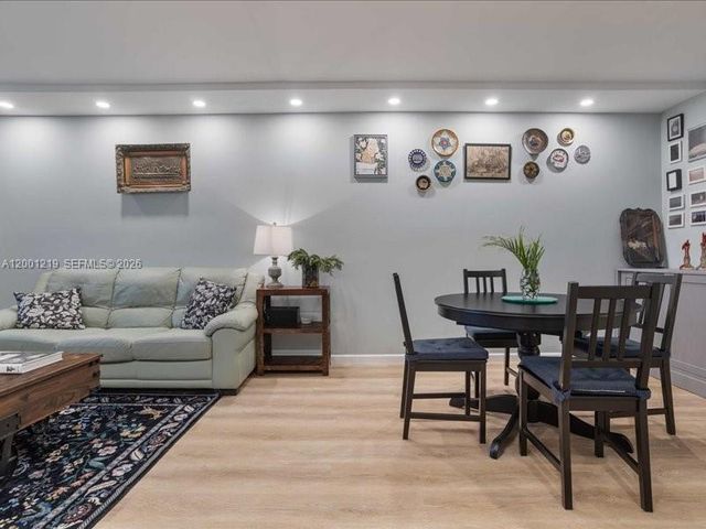 6193 Rock Island Rd 105, Tamarac, FL 33319