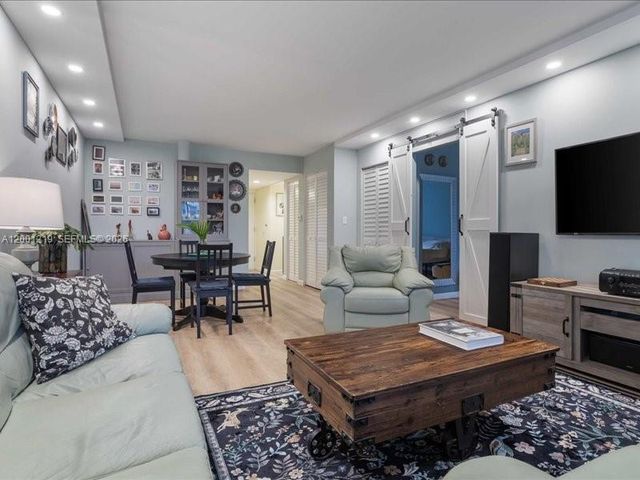 6193 Rock Island Rd 105, Tamarac, FL 33319