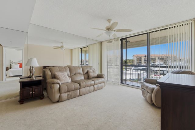 2601 MARINA ISLE Way 204, Jupiter, FL 33477