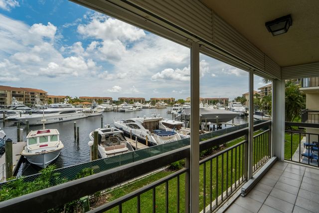 2601 MARINA ISLE Way 204, Jupiter, FL 33477