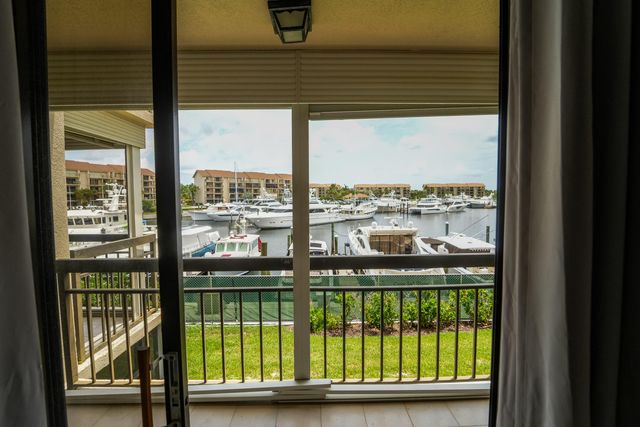 2601 MARINA ISLE Way 204, Jupiter, FL 33477