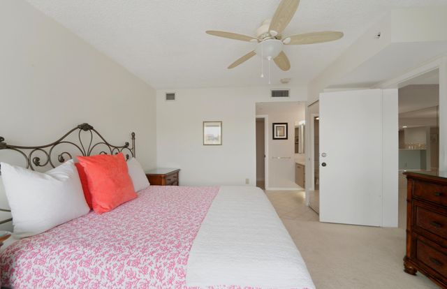 2601 MARINA ISLE Way 204, Jupiter, FL 33477
