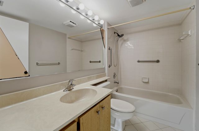 2601 MARINA ISLE Way 204, Jupiter, FL 33477
