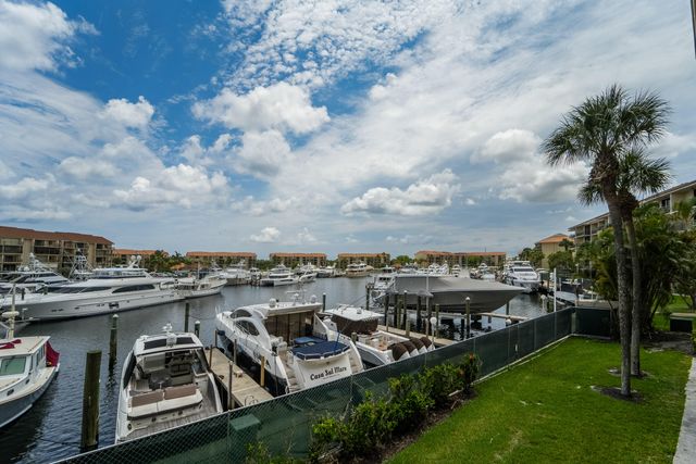 2601 MARINA ISLE Way 204, Jupiter, FL 33477