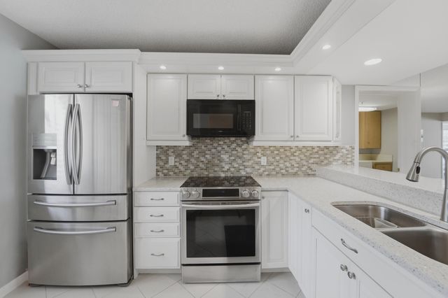 2601 MARINA ISLE Way 204, Jupiter, FL 33477