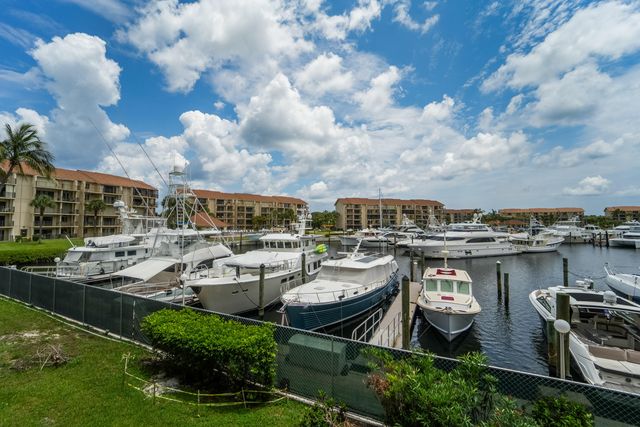 2601 MARINA ISLE Way 204, Jupiter, FL 33477