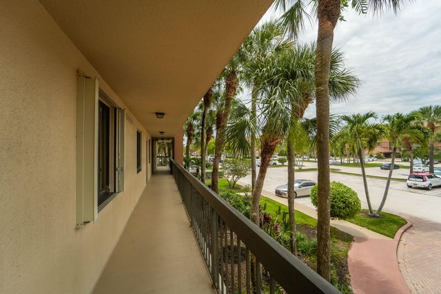 2601 MARINA ISLE Way 204, Jupiter, FL 33477