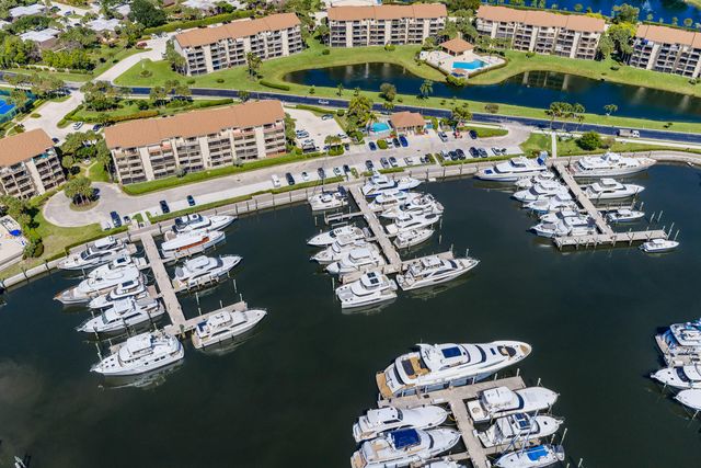 2601 MARINA ISLE Way 204, Jupiter, FL 33477
