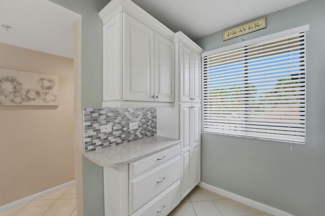 2601 MARINA ISLE Way 204, Jupiter, FL 33477