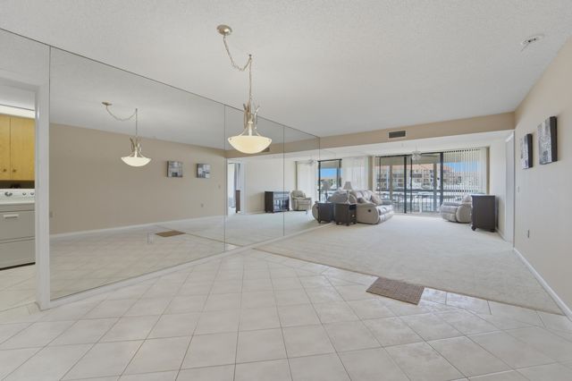 2601 MARINA ISLE Way 204, Jupiter, FL 33477