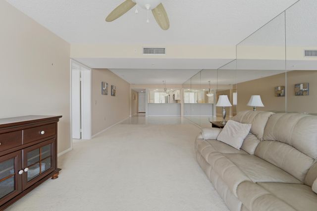 2601 MARINA ISLE Way 204, Jupiter, FL 33477