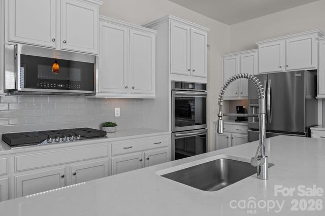 1016 Dali Boulevard, Mount Holly, NC 28120