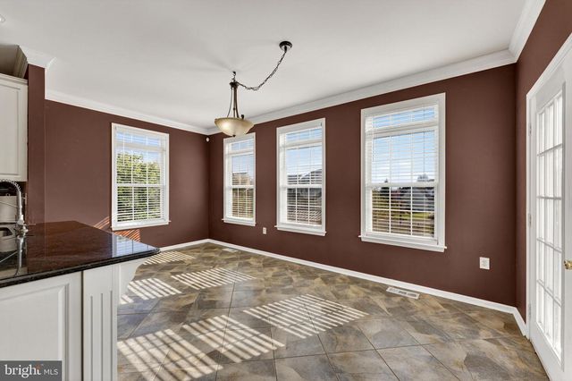 50 CYPRESS POINT DR, Charles Town, WV 25414