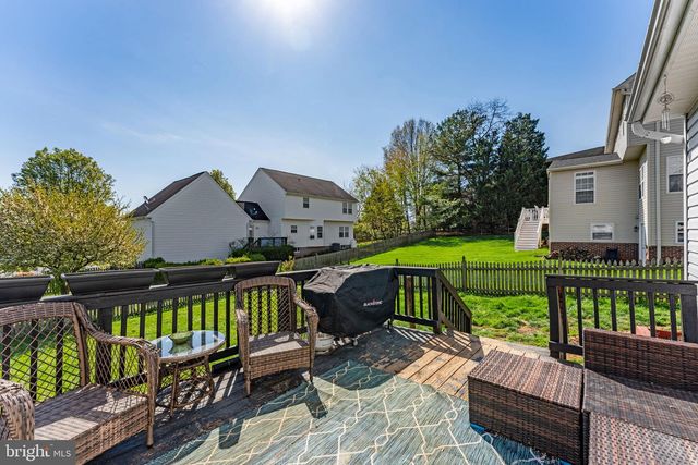 50 CYPRESS POINT DR, Charles Town, WV 25414