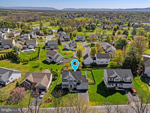 50 CYPRESS POINT DR, Charles Town, WV 25414