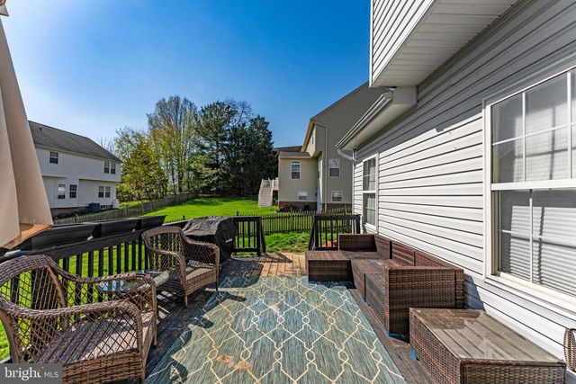 50 CYPRESS POINT DR, Charles Town, WV 25414