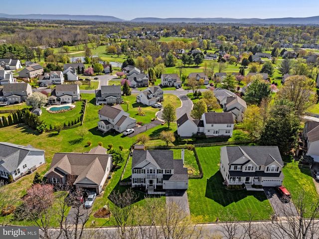 50 CYPRESS POINT DR, Charles Town, WV 25414