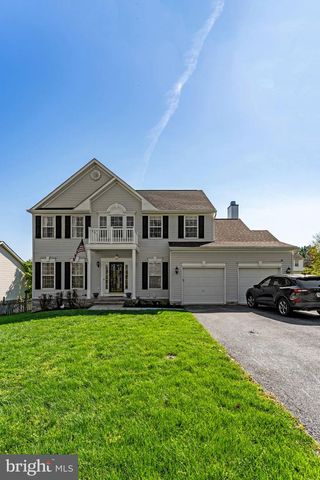 50 CYPRESS POINT DR, Charles Town, WV 25414