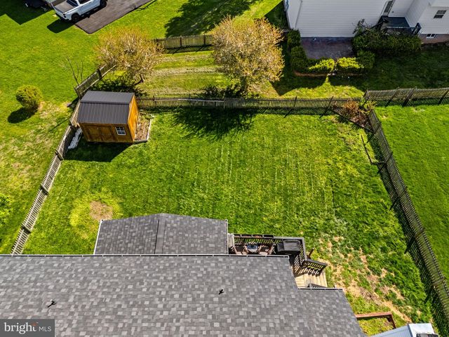 50 CYPRESS POINT DR, Charles Town, WV 25414