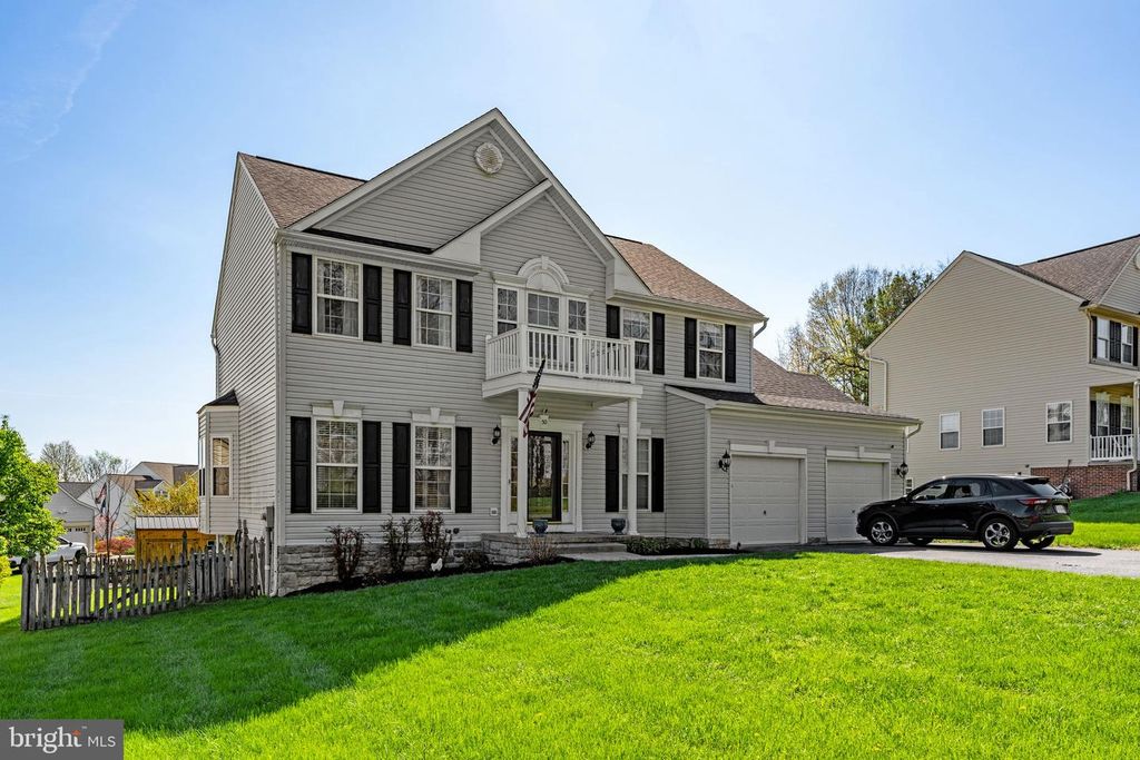 50 CYPRESS POINT DR, Charles Town, WV 25414