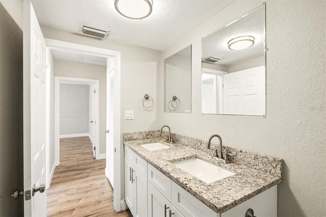 2586 TAMI SOLA STREET, Sarasota, FL 34237