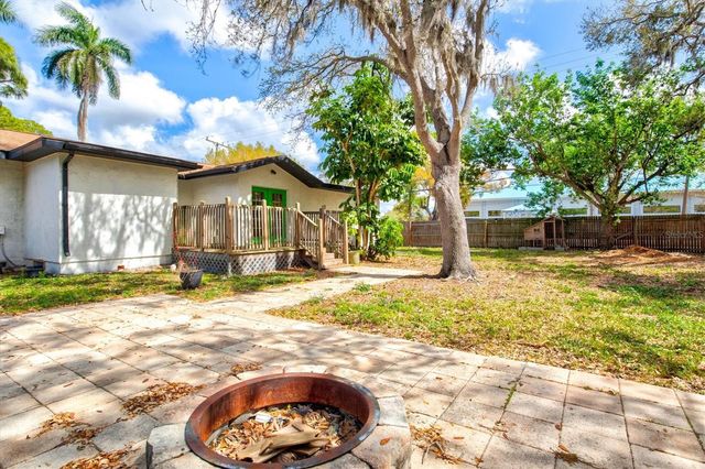 2586 TAMI SOLA STREET, Sarasota, FL 34237