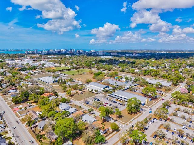 2586 TAMI SOLA STREET, Sarasota, FL 34237